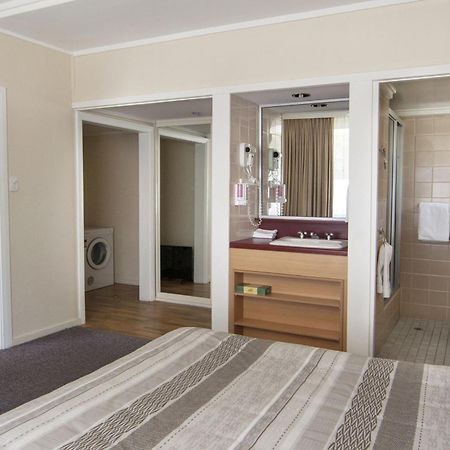 Redhill Cooma Motor Inn Dış mekan fotoğraf