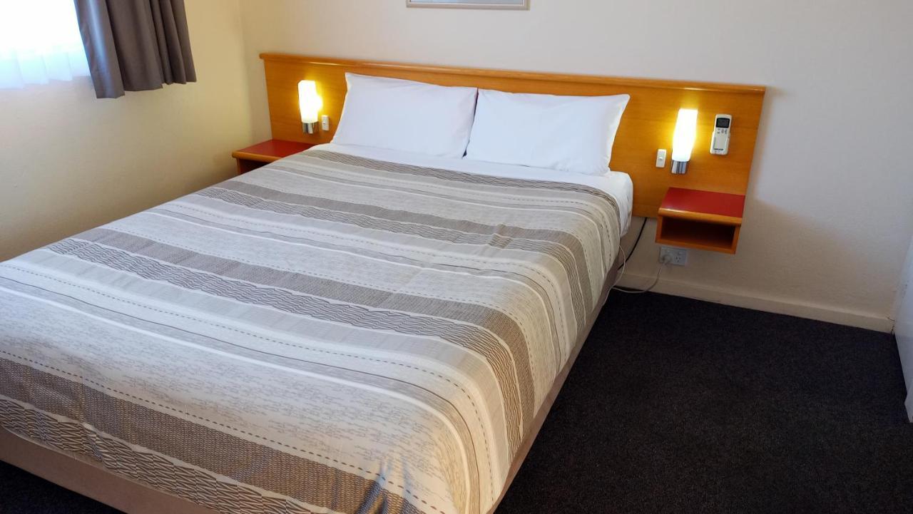 Redhill Cooma Motor Inn Dış mekan fotoğraf