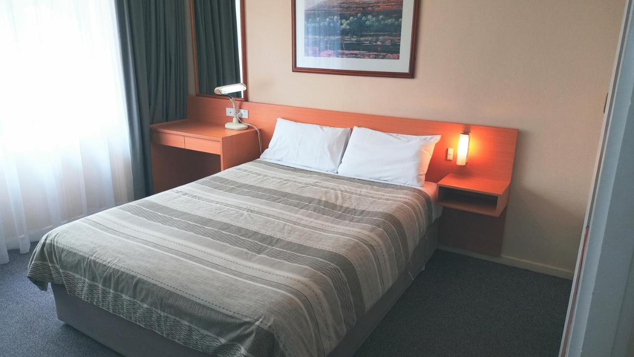 Redhill Cooma Motor Inn Dış mekan fotoğraf