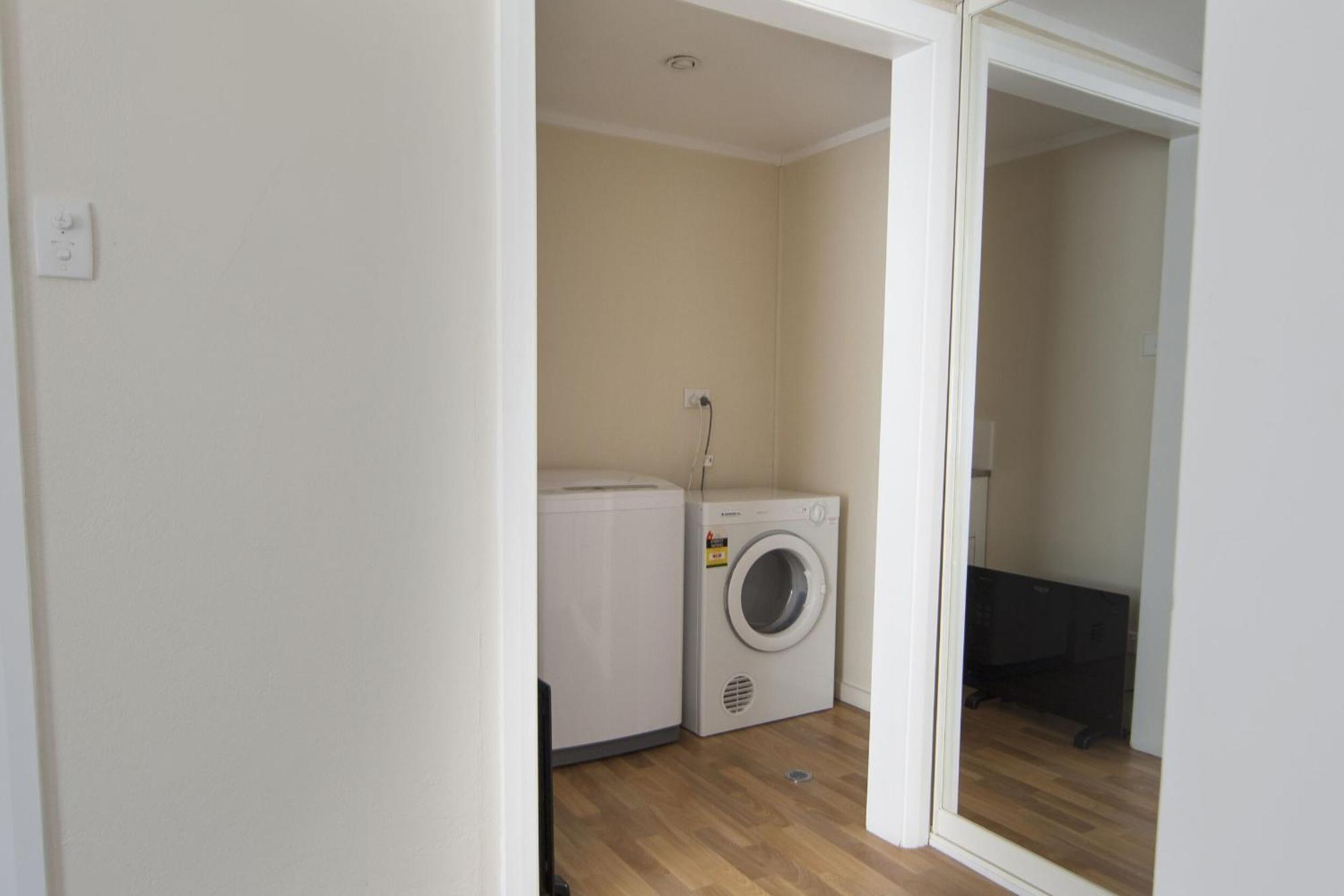 Redhill Cooma Motor Inn Dış mekan fotoğraf