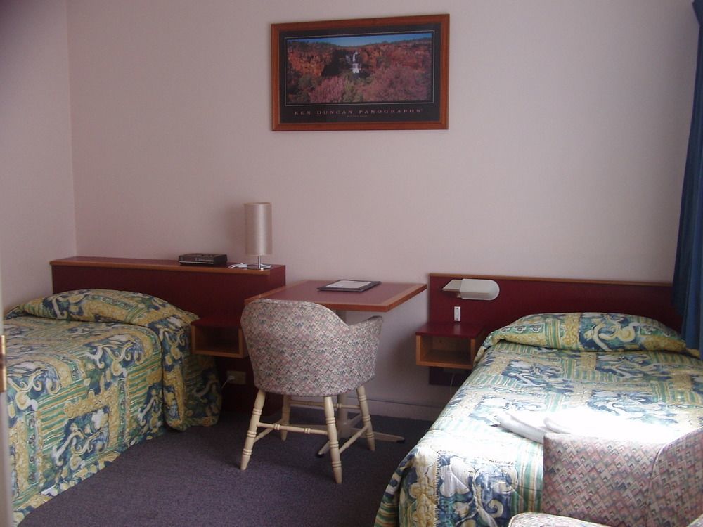 Redhill Cooma Motor Inn Dış mekan fotoğraf