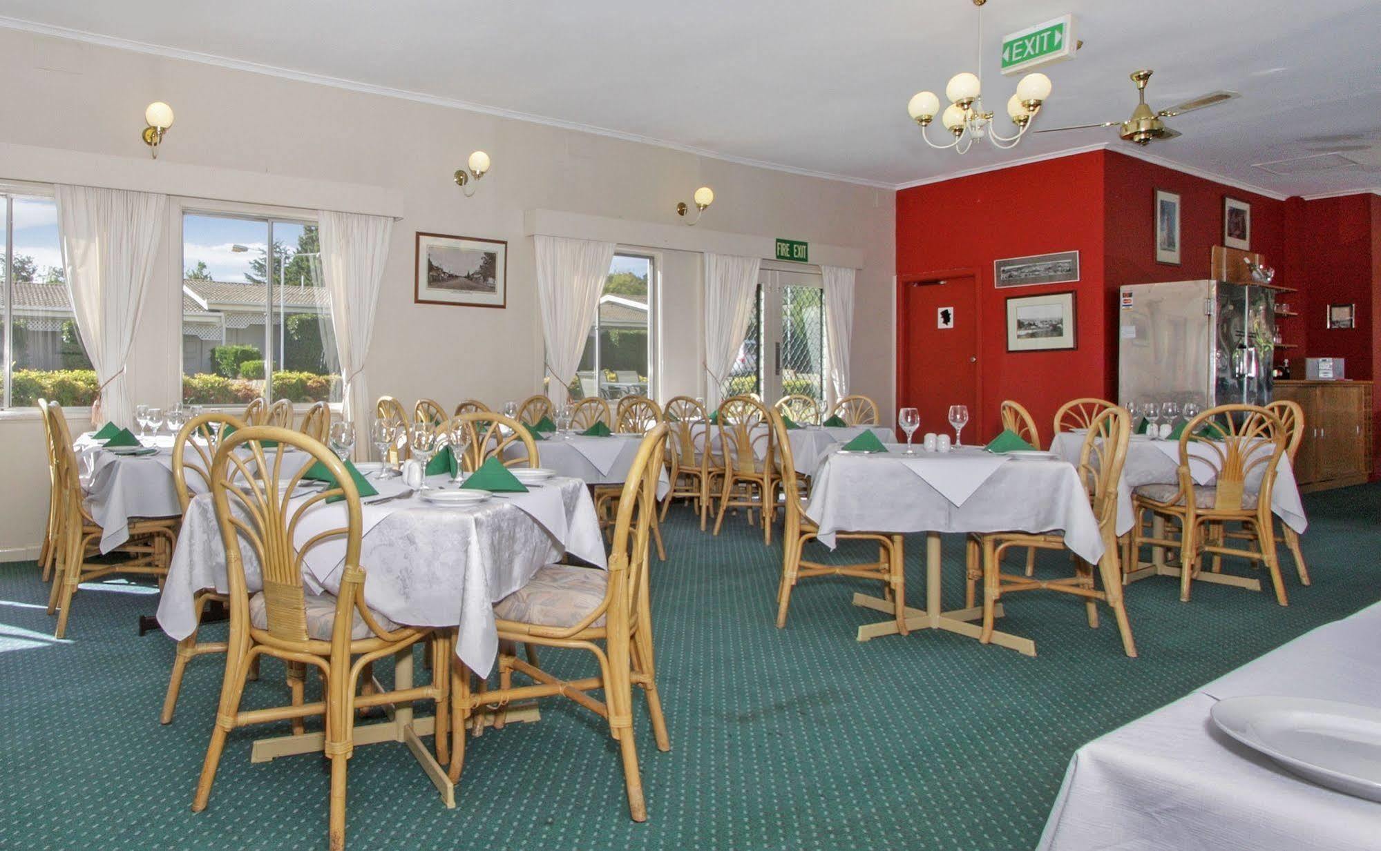 Redhill Cooma Motor Inn Dış mekan fotoğraf