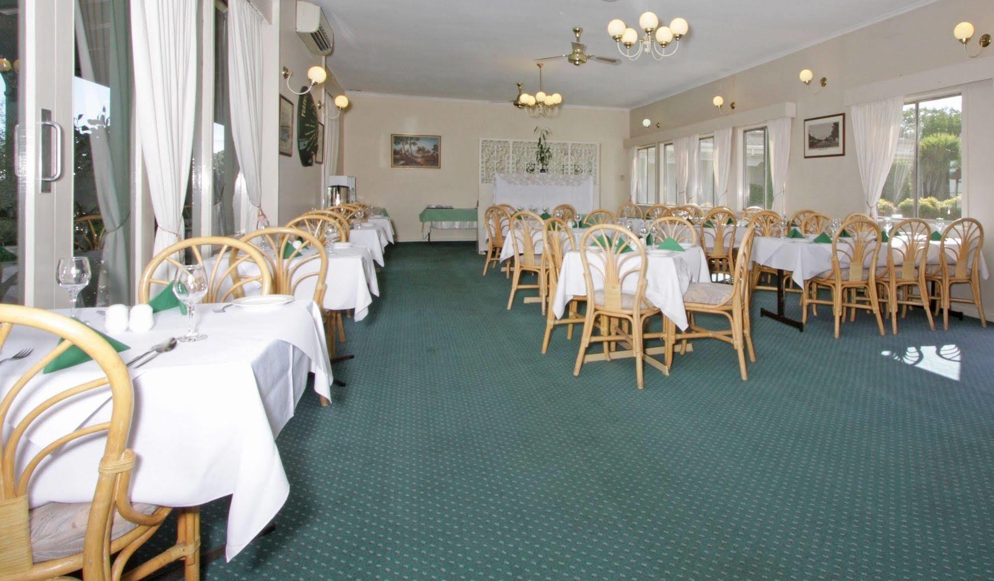 Redhill Cooma Motor Inn Dış mekan fotoğraf