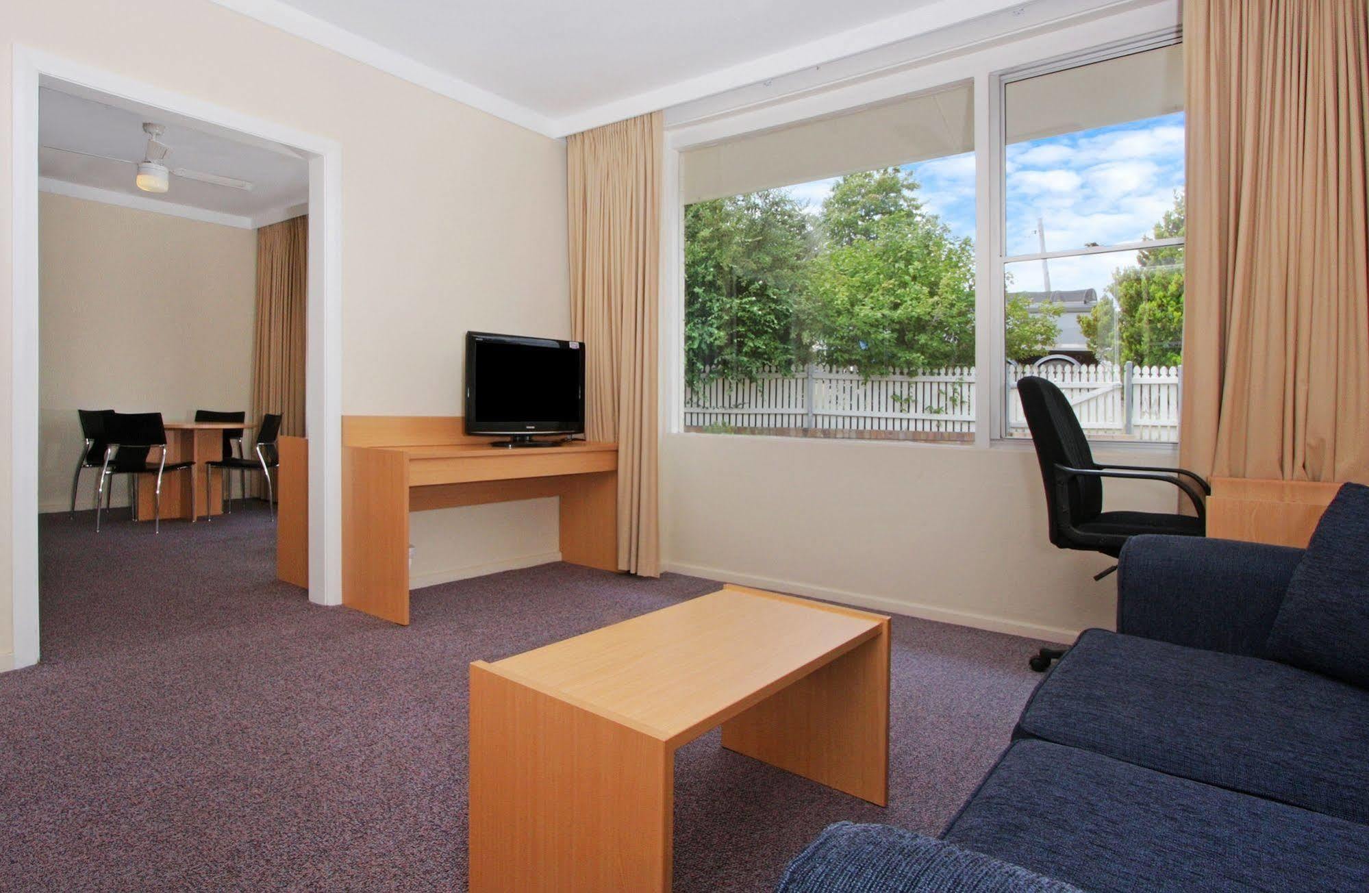 Redhill Cooma Motor Inn Dış mekan fotoğraf