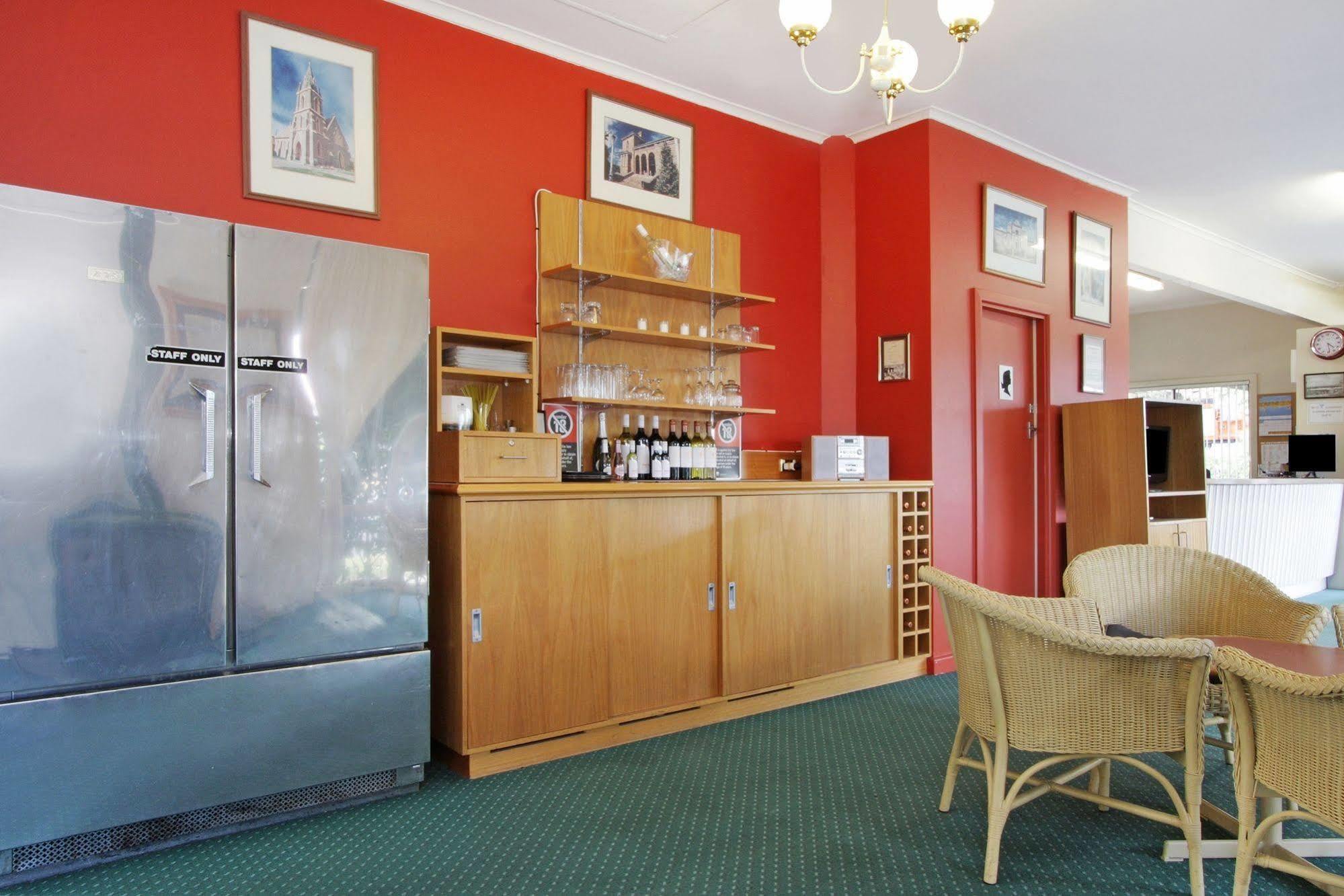 Redhill Cooma Motor Inn Dış mekan fotoğraf