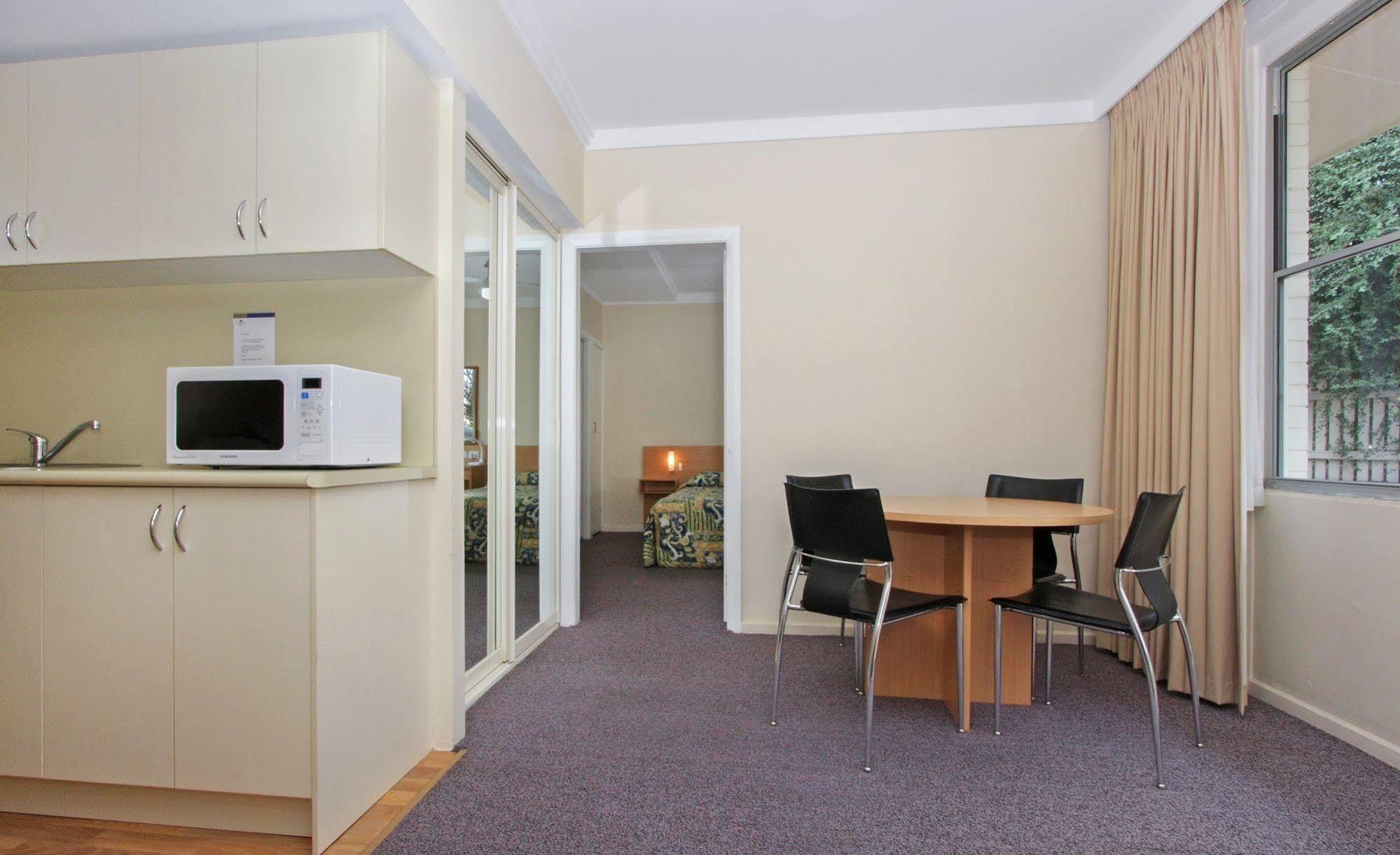 Redhill Cooma Motor Inn Dış mekan fotoğraf