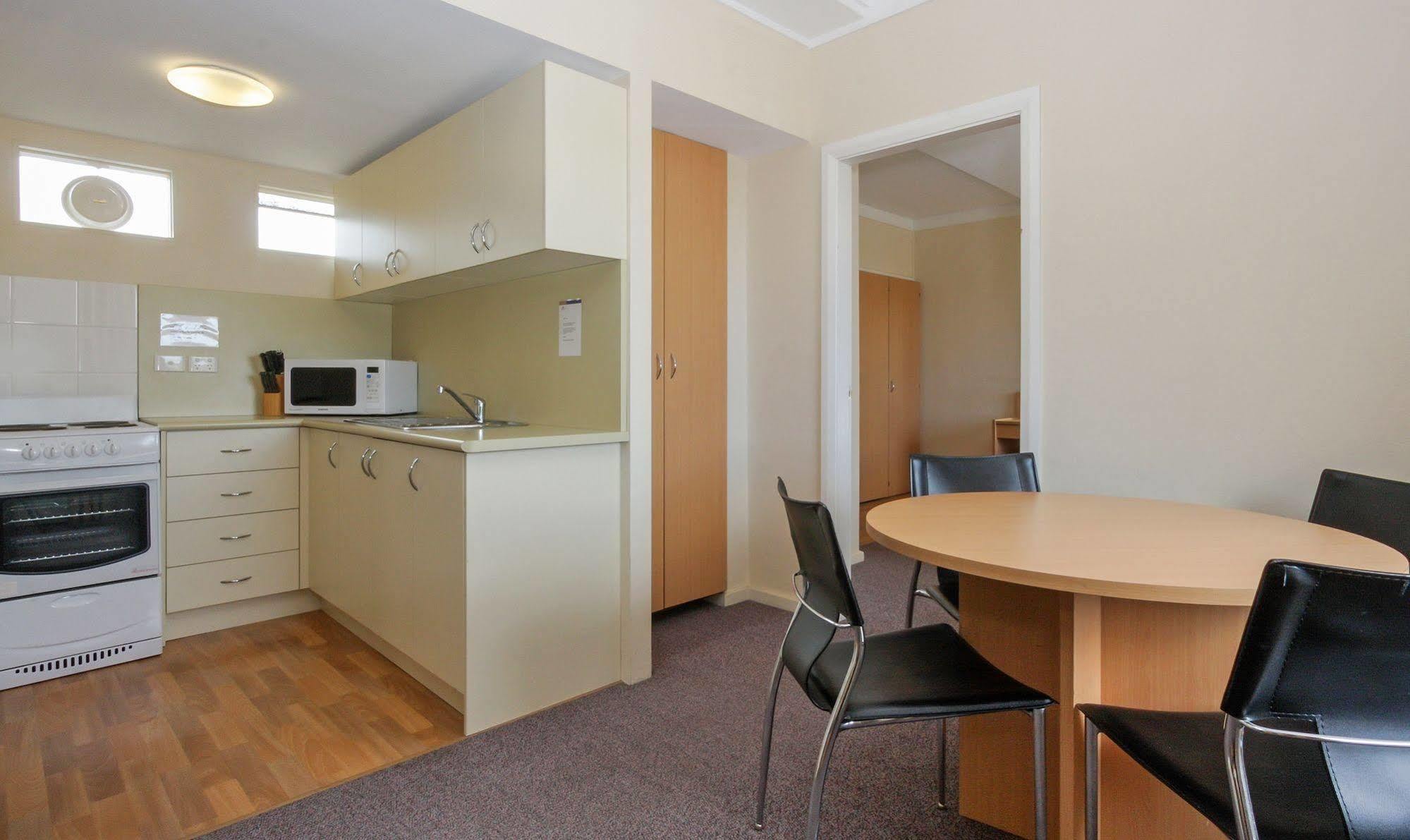 Redhill Cooma Motor Inn Dış mekan fotoğraf