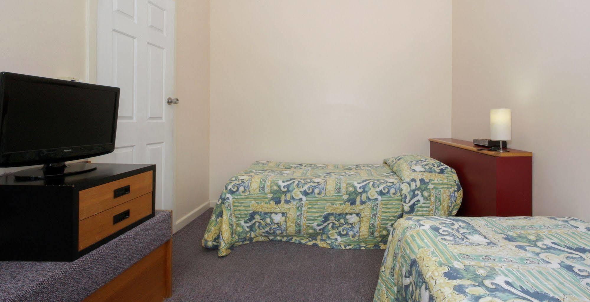 Redhill Cooma Motor Inn Dış mekan fotoğraf