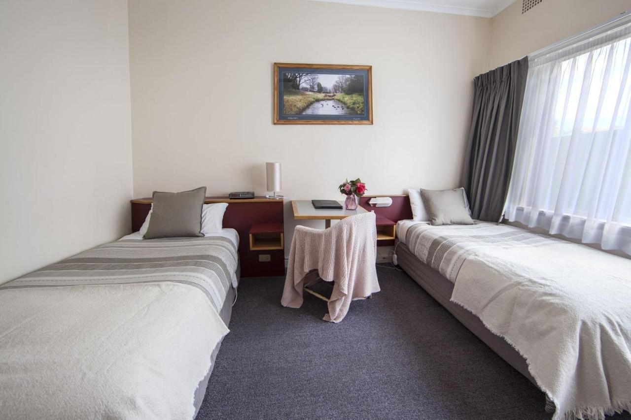 Redhill Cooma Motor Inn Dış mekan fotoğraf