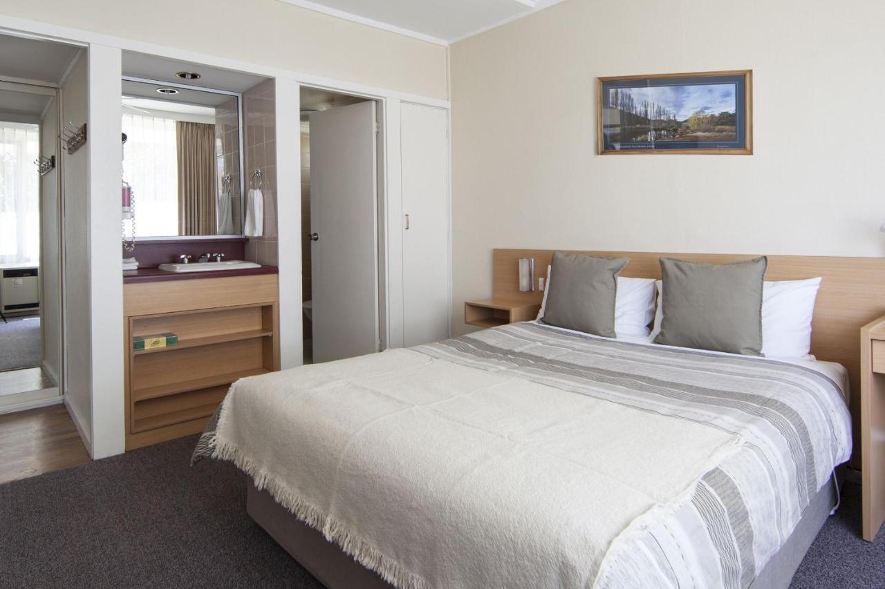 Redhill Cooma Motor Inn Dış mekan fotoğraf