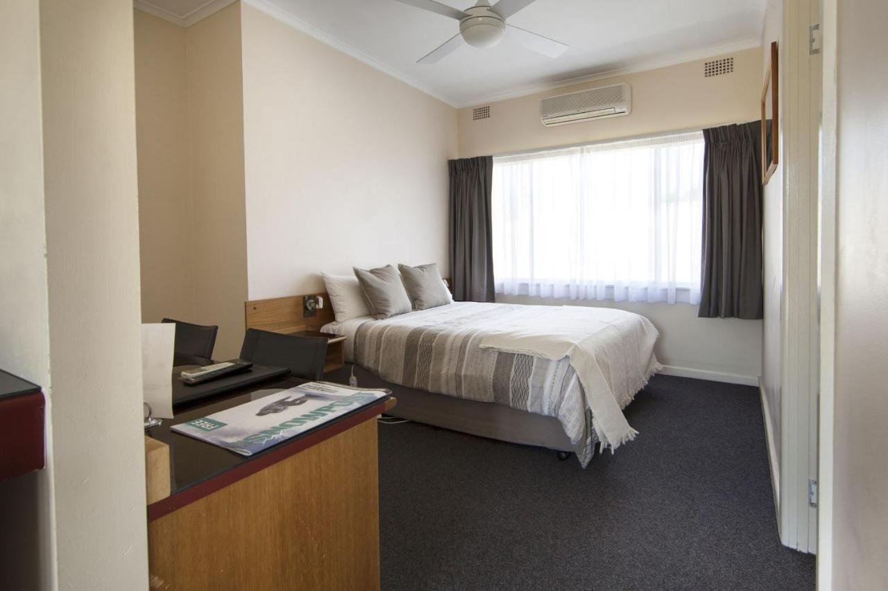 Redhill Cooma Motor Inn Dış mekan fotoğraf